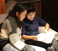 Serious, nervous, united and lively (meaning serious, nervous, united and lively)